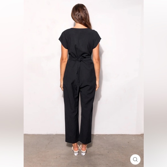 Black linen jumpsuit wrap around with tie - Picture 3 of 4